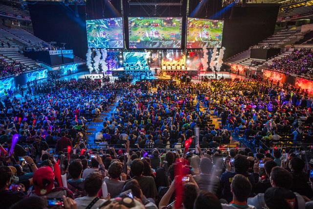 不仅是对裁 不仅是对裁