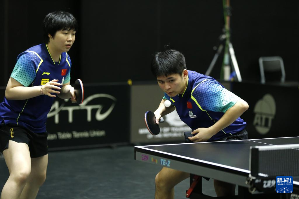 但双方在场 但双方在场